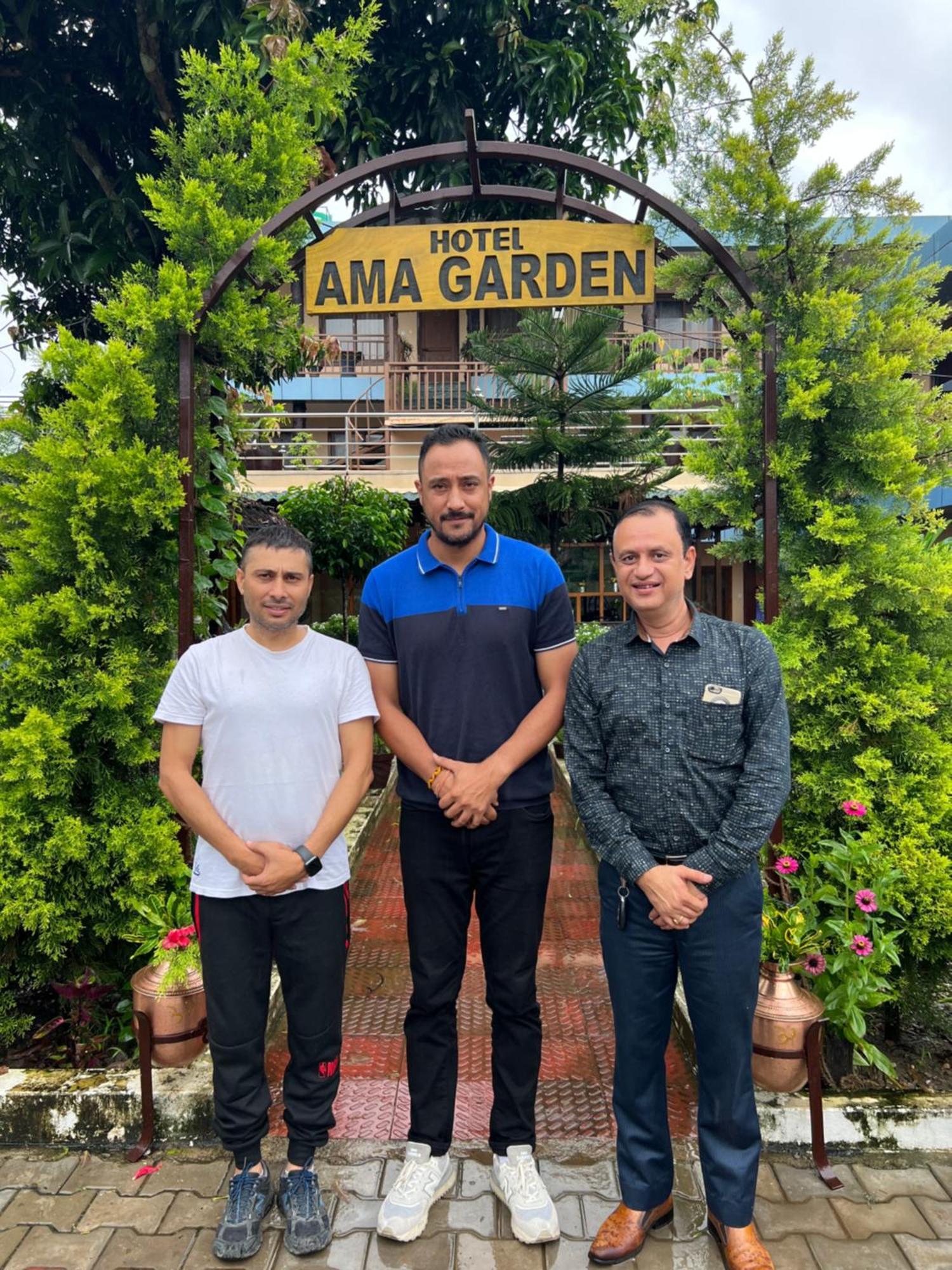 Hotel Ama Garden Sauraha Exteriér fotografie