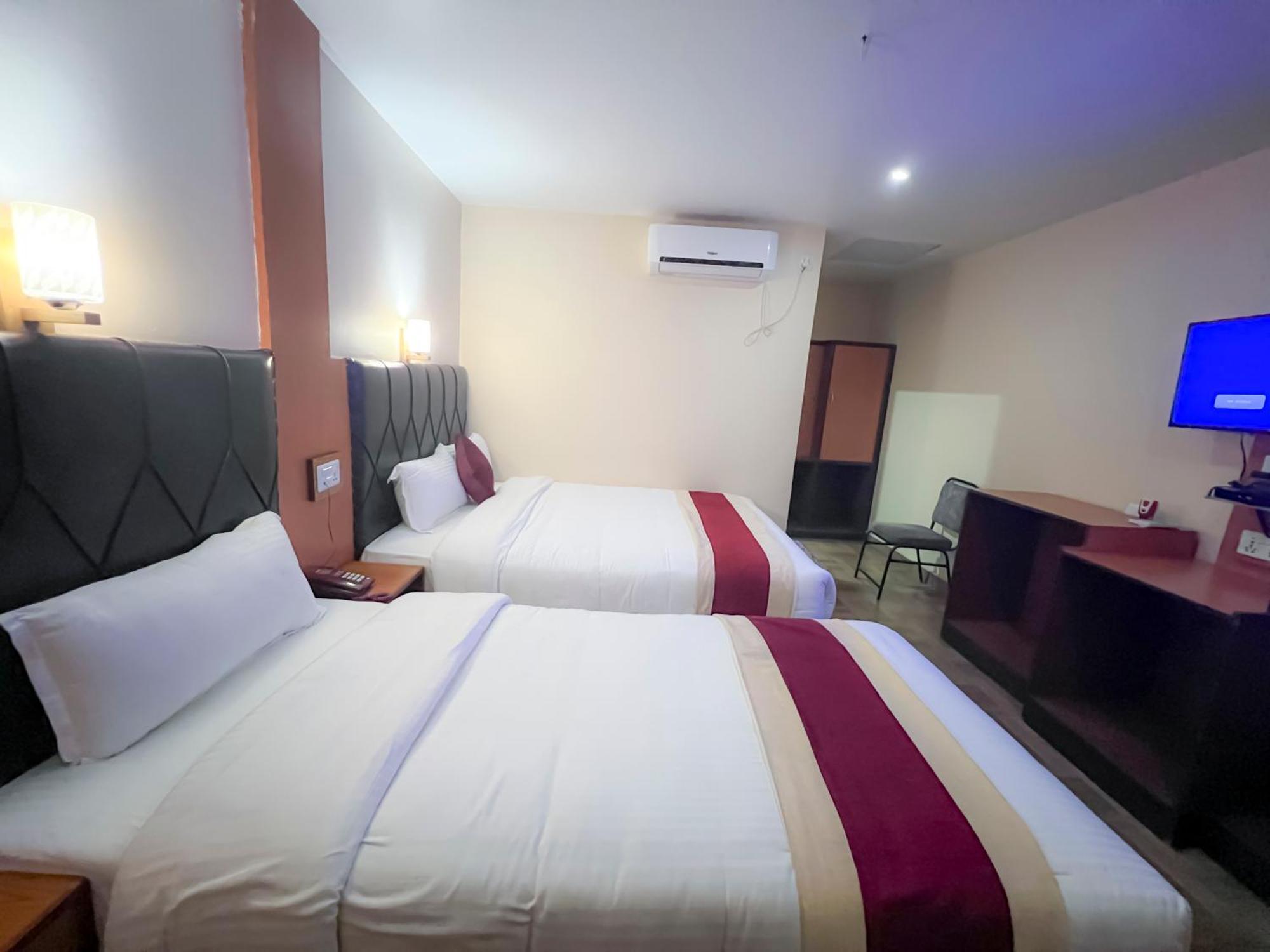 Hotel Ama Garden Sauraha Exteriér fotografie
