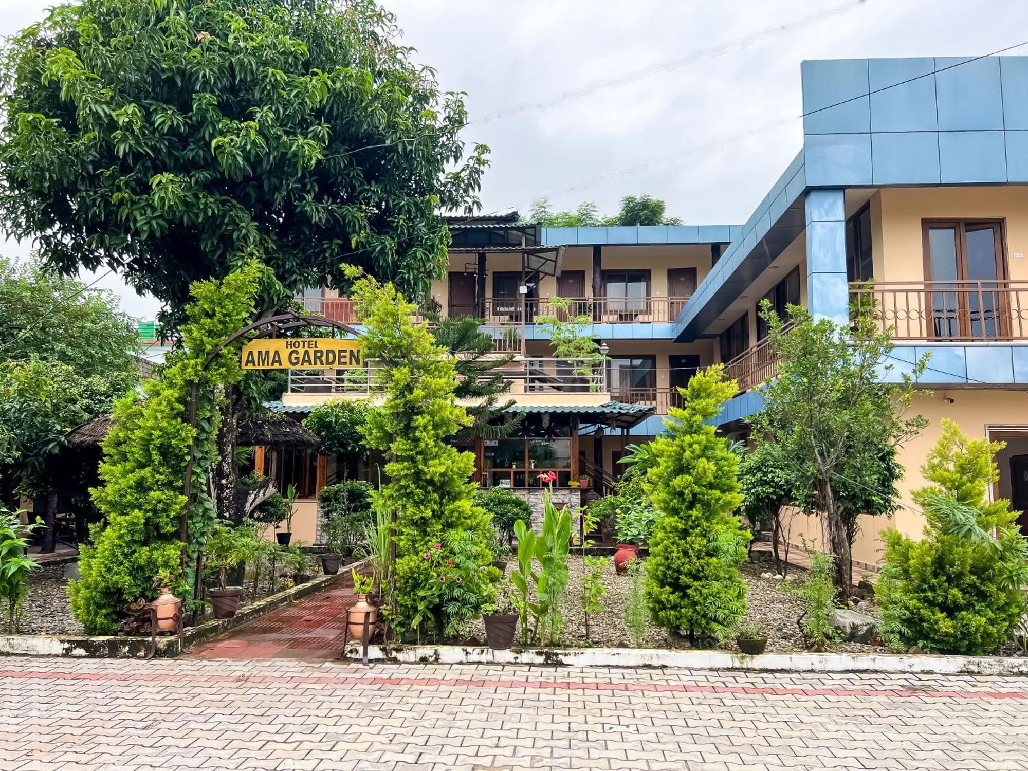 Hotel Ama Garden Sauraha Exteriér fotografie
