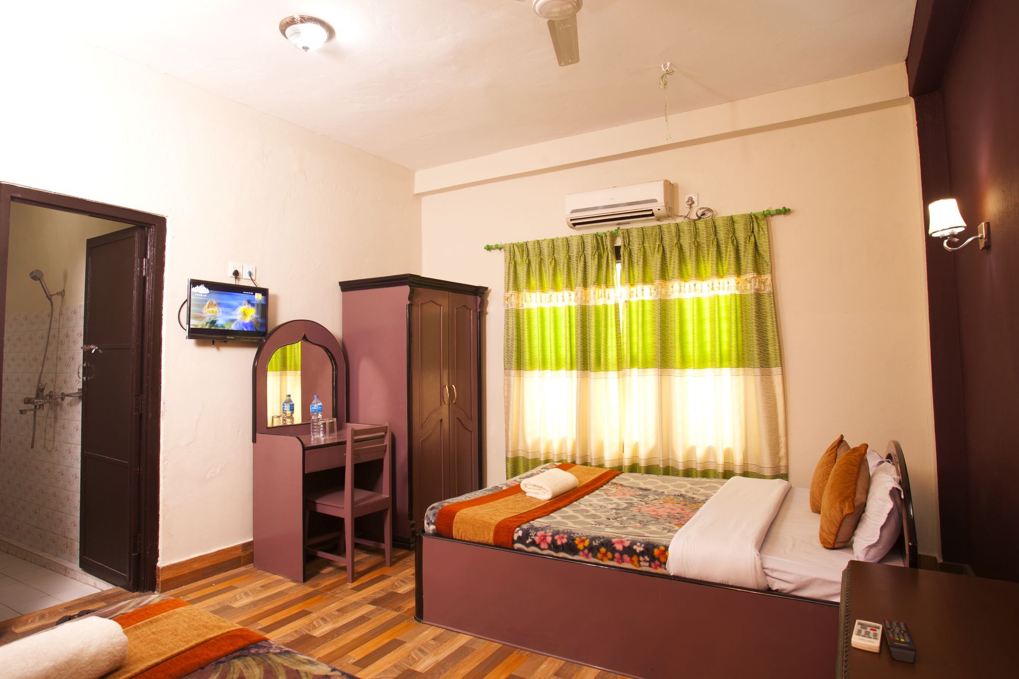 Hotel Ama Garden Sauraha Exteriér fotografie