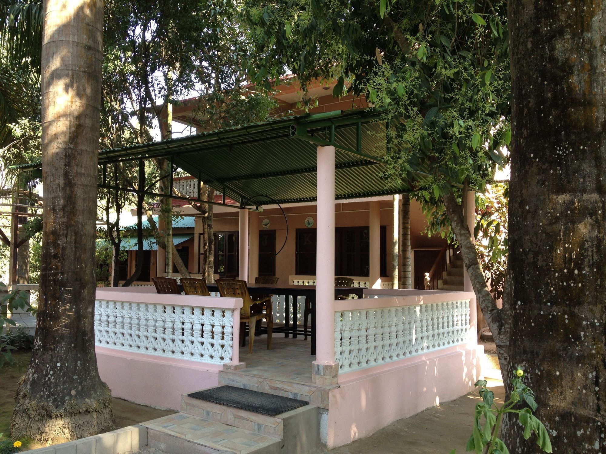 Hotel Ama Garden Sauraha Exteriér fotografie